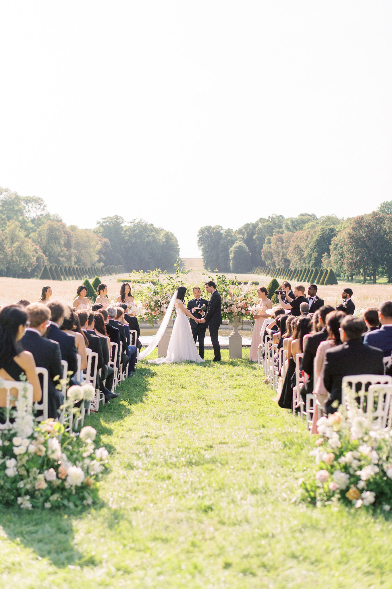 Breathtakinh romantic chateau wedding near Paris (401)