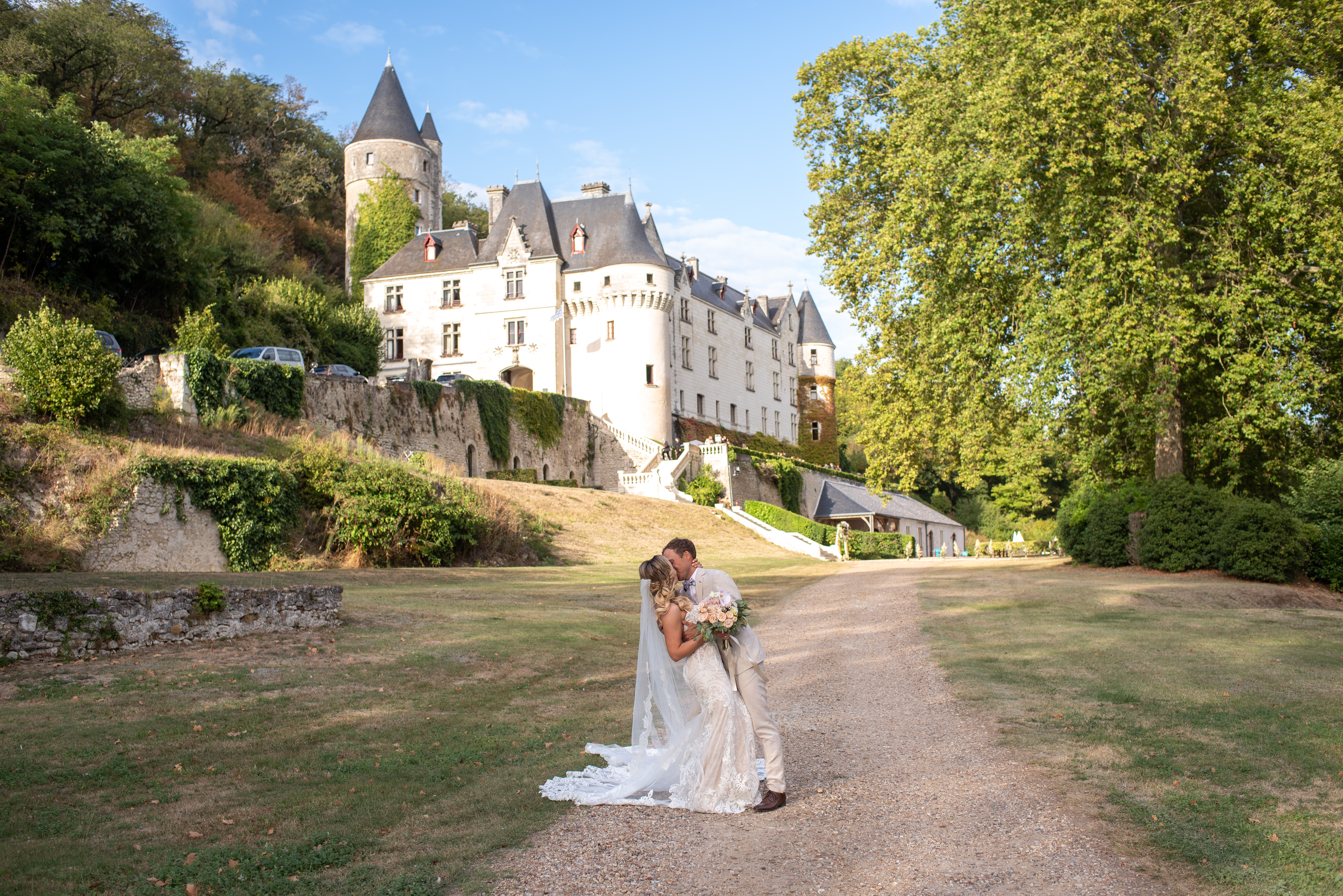How to find the Wedding venue in France: QUESTIONS TO ASK